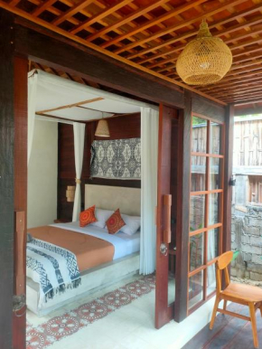 Vanaya Lodge , New Authentic Cozy Cabin